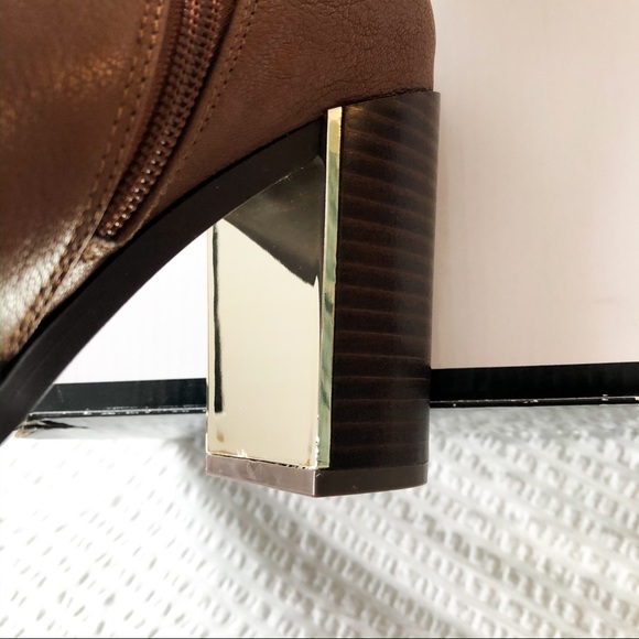( Sold )Nine West Wing It Boots in Cognac/Gold - Picture 3 of 8